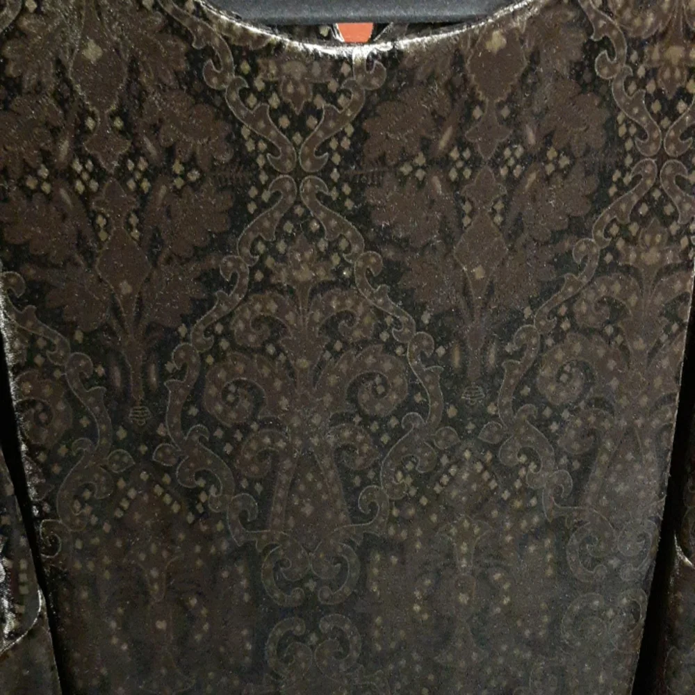 Sag Harbor Woman long sleeve shell, black and gray (#40) - Picture 3 of 7